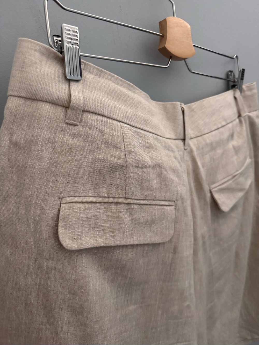 NEW Banana Republic Palma Linen Bermuda Shorts in Beige, Size 14 - Picture 11 of 12